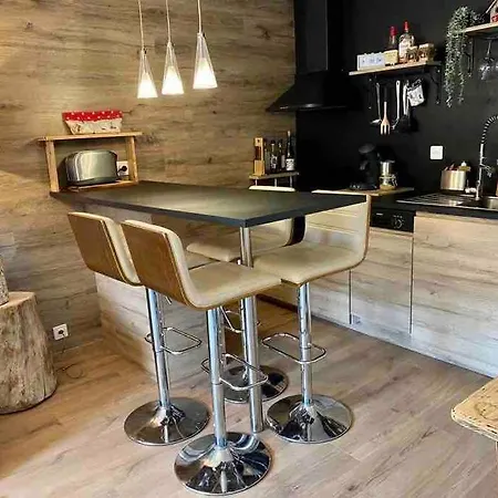 Cosy Duplex In Centre With Indoor Parking *