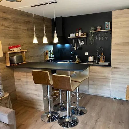 Cosy Duplex In Centre With Indoor Parking Apartment