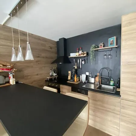 Cosy Duplex In Centre With Indoor Parking Apartment